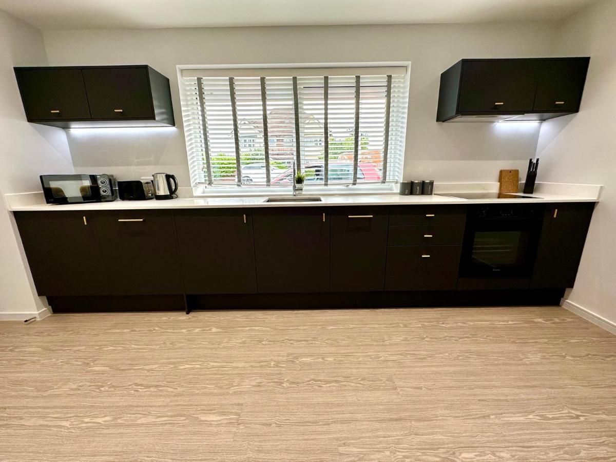 Stunning Brand New House - Sleeps 6 - Free Parking - Great Location - Fast Wifi - Smart Tv - Close To Poole & Bournemouth & Sandbanks Exteriör bild