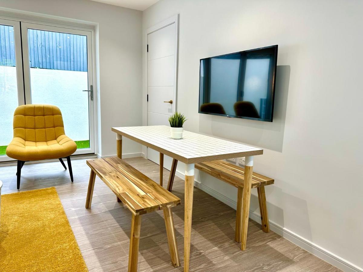 Stunning Brand New House - Sleeps 6 - Free Parking - Great Location - Fast Wifi - Smart Tv - Close To Poole & Bournemouth & Sandbanks Exteriör bild